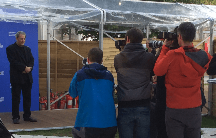 2017-08-18 04 Paul Auster photo call.png